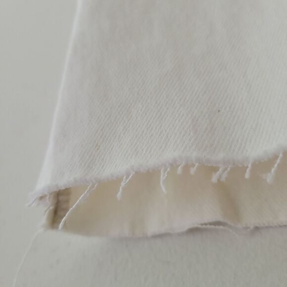 Abercrombie & Fitch 4" High Rise Mom Short White Raw Hem 36/22 - Picture 8 of 9